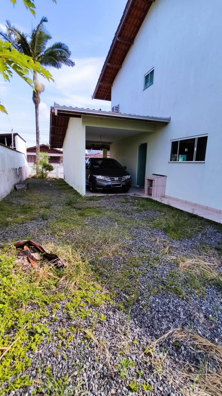 Casa à venda com 6 quartos, 198m² - Foto 8