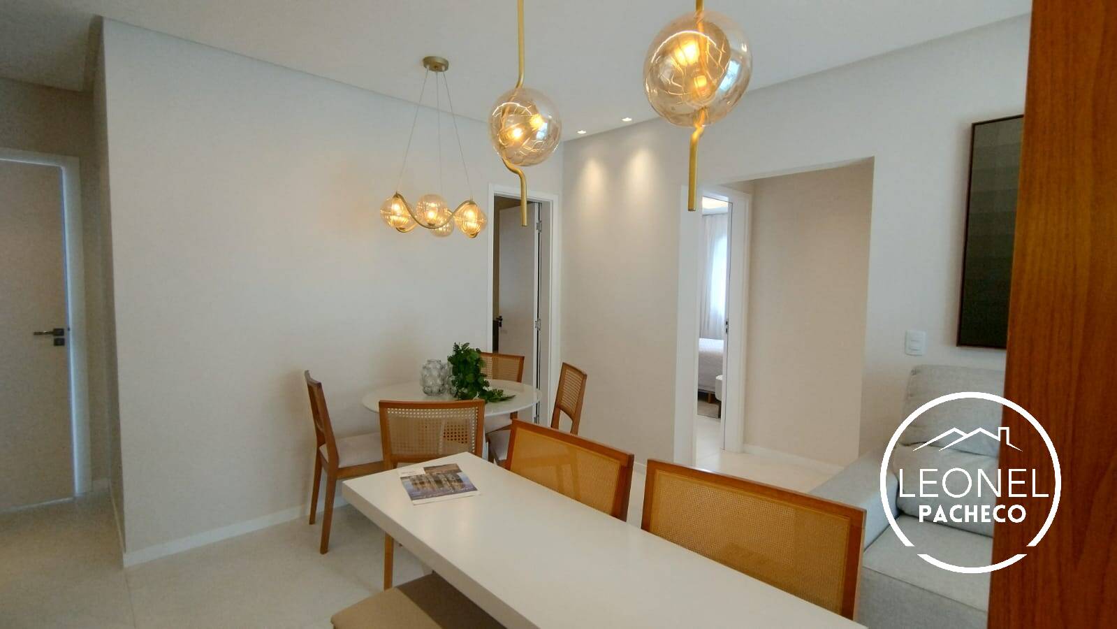 Apartamento à venda com 2 quartos, 63m² - Foto 4